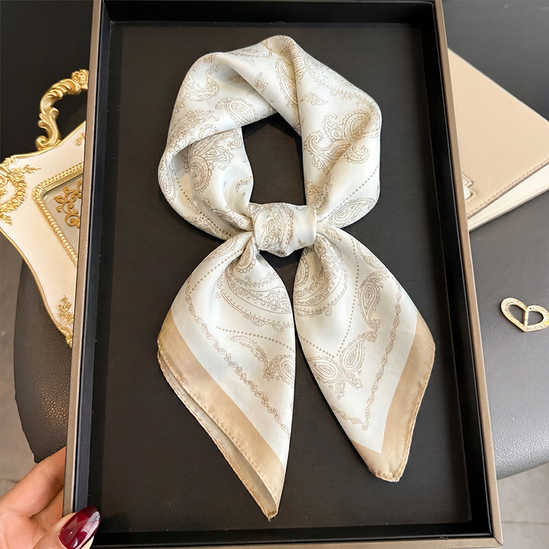 Ascot Neck Scarf - ヴィンテージベージュペイズリープリントスクエアスカーフサテンシルクバンダナ女性用夏毎日の通勤日焼け止めネックヘアアクセサリー
