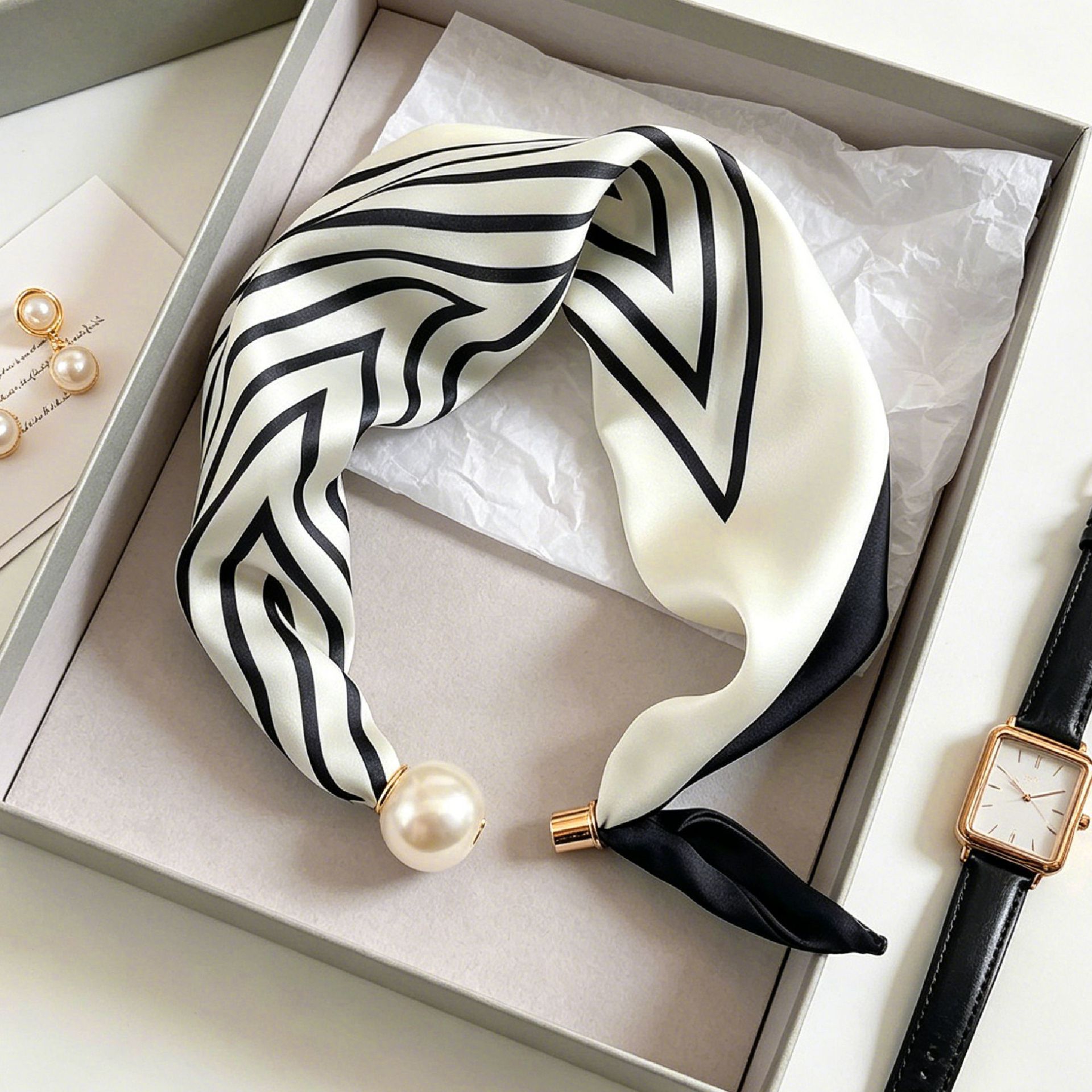 エレガントシックなパールストライプスカーフ女性ファッション便 - Ascot Neck Scarf のレビューと価格