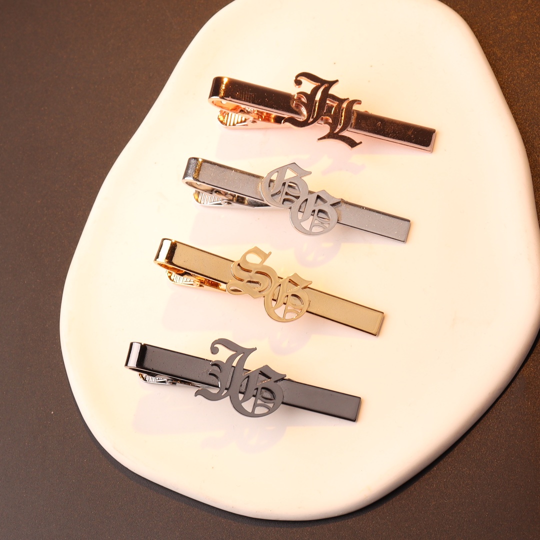 カスタム名イニシャルネクタイクリップ男性用結婚式ネクタイネク - Tie Clip Silver のレビューと価格