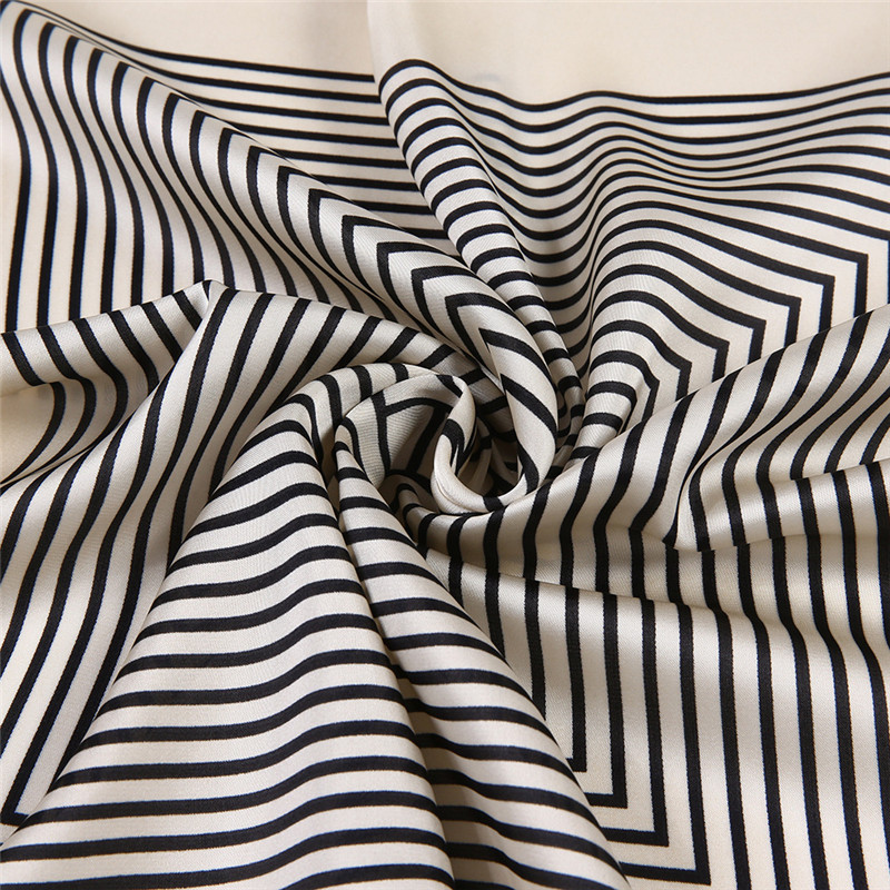 女性用フリンジスクエアシルクスカーフ,バンダナ,ヘッドバンド - Silk Tie Striped のレビューと価格