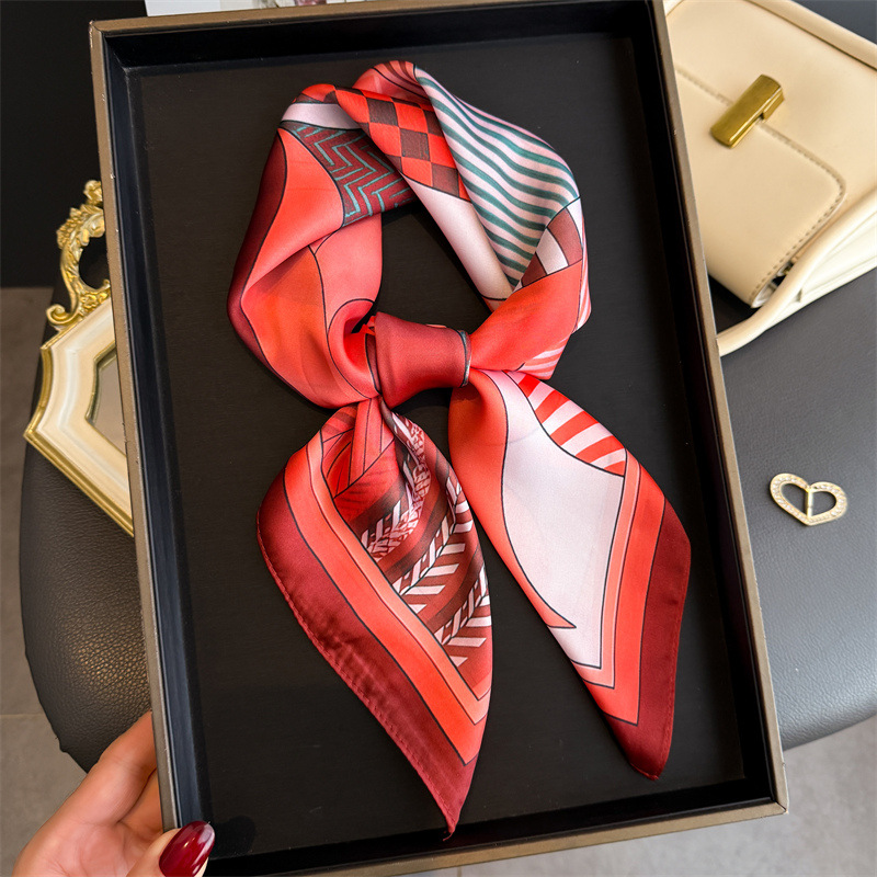 2026 新幾何学プリントシルクスクエアスカーフ女性装飾ネク - Ascot Neck Scarf のレビューと価格