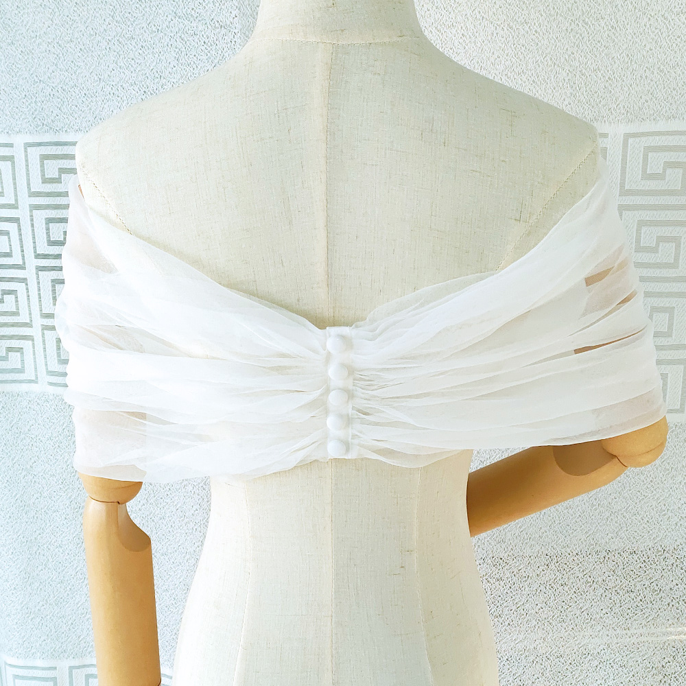 女性プリーツチュールシアーラップウェディングブライダルオフシ - Stole Wedding Shawl のレビューと価格