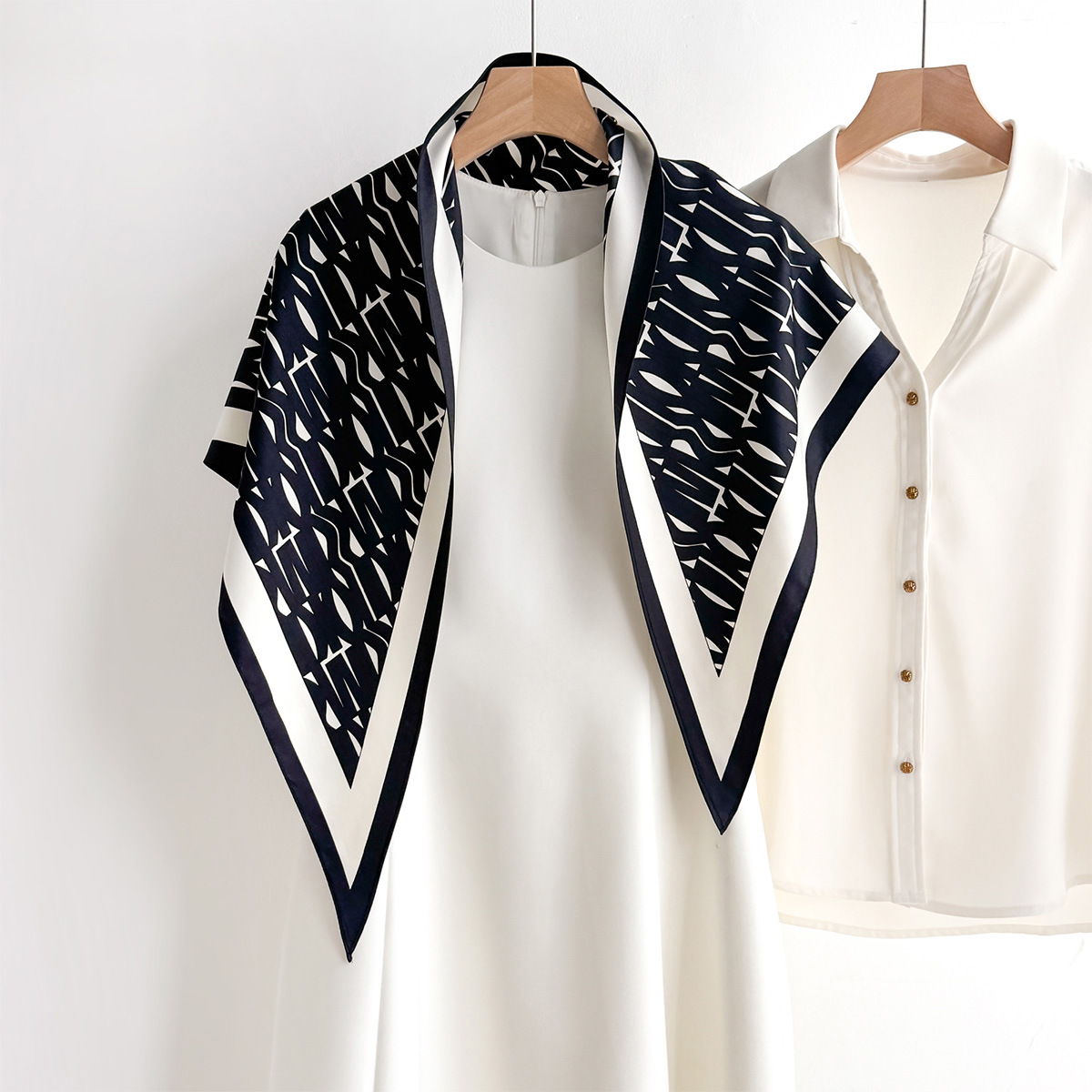 春プリントスクエアスカーフ女性のためのソフトステインイミテー - Scarf Silk Square のレビューと価格
